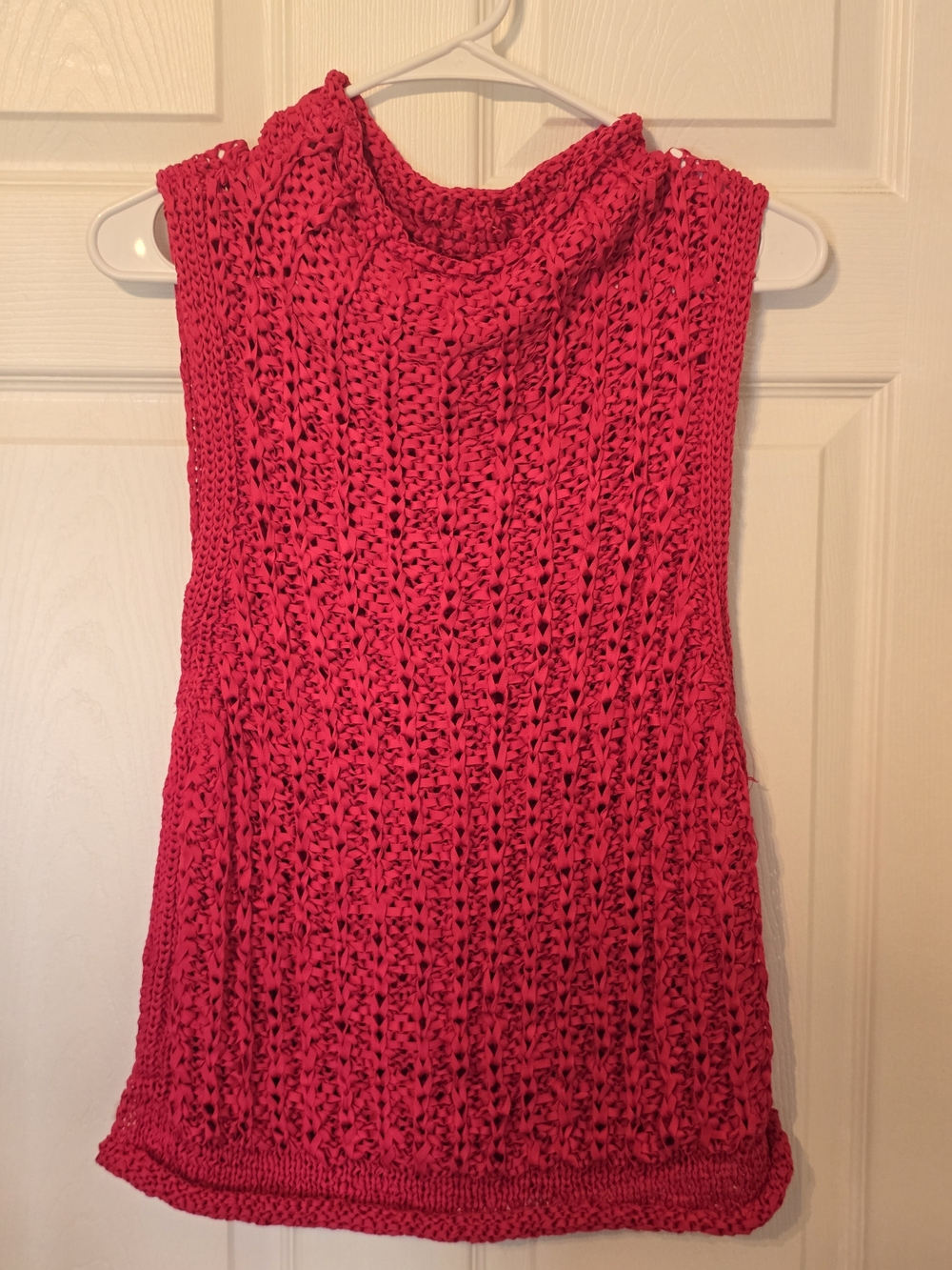 Moth Sleeveless Knit Women’s Sweater Tank in Bright Pink